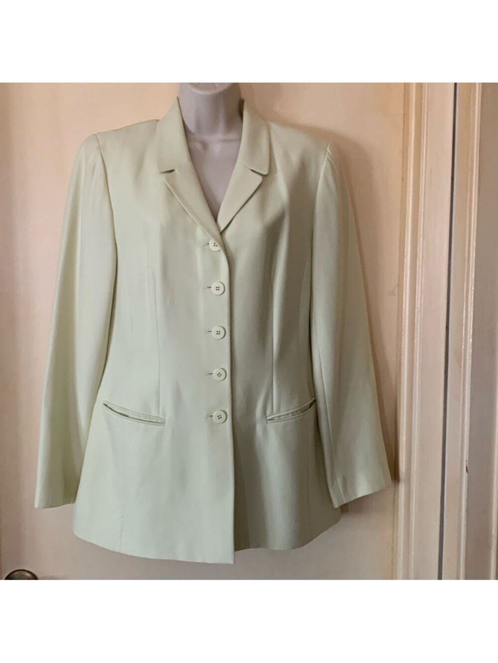 Ann Taylor light green silk blazer size 8